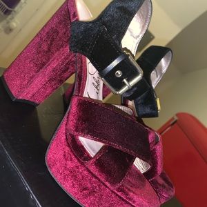 Beautiful velvet heels